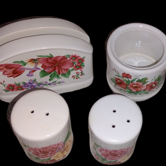 Kitchen set - Picture 3 of 3